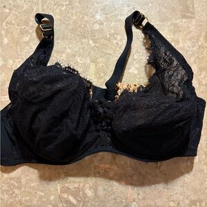 Like-new Lacy sexy City Chic black size 44D bra